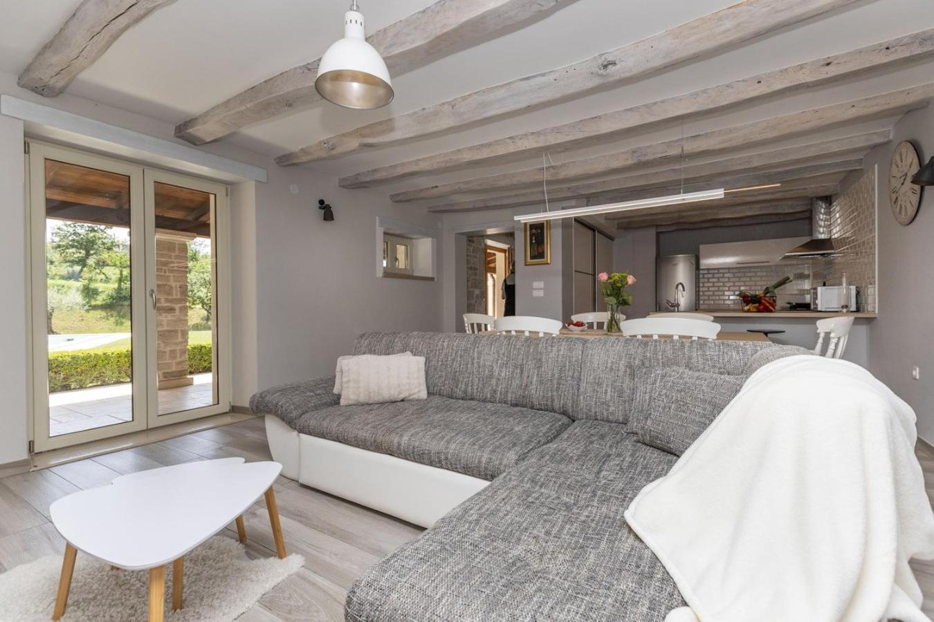 Villa Viscum In Central Istria For 8 Persons With Large Garden - Pet Friendly Pazin Exterior photo