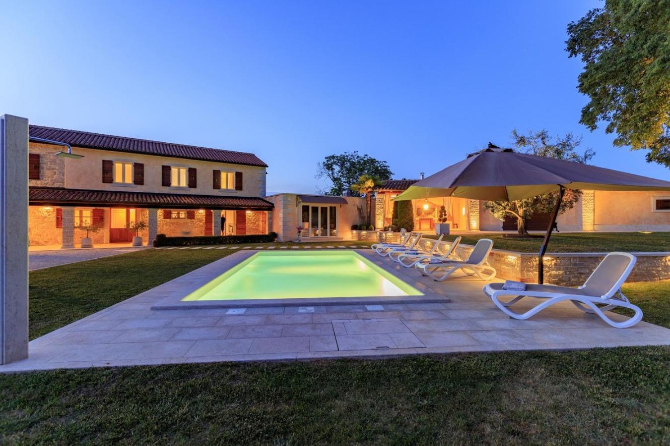 Villa Viscum In Central Istria For 8 Persons With Large Garden - Pet Friendly Pazin Exterior photo